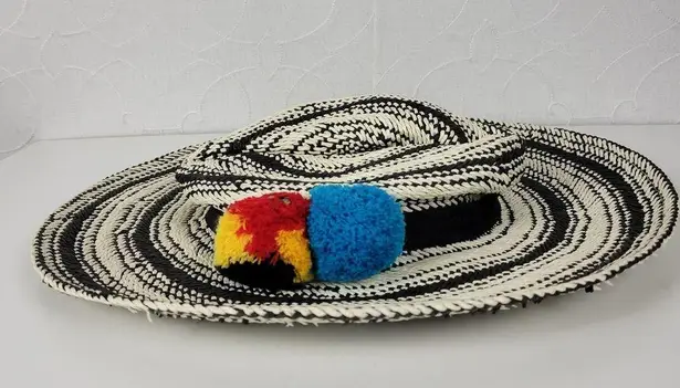 Hinge Two Tone Panama Hat Black White Wide Brim Woven Straw Pom Pom Summer NWOT