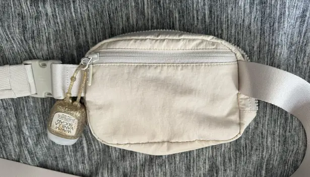 Lululemon Everywhere Belt Bag