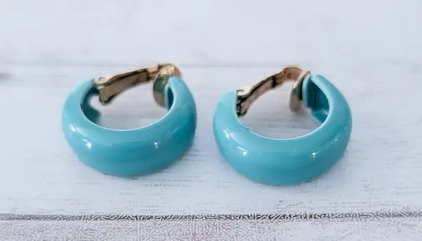 Vintage Clip On Earrings Light Blue Retro Chunky Hoops 0.75"