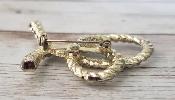 Vintage Brooch / Pin Light Gold Tone Looped Woven Rope Design