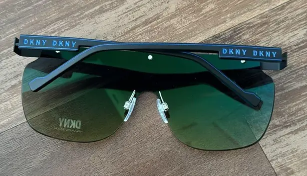 DKNY  DK538S SUNGLASSES