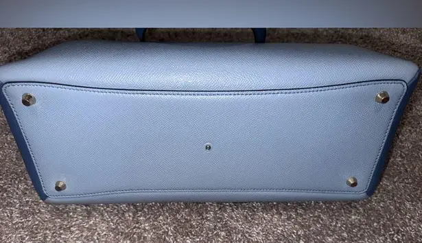 Furla Minerva Blue Leather Tote with Sophisticated Design