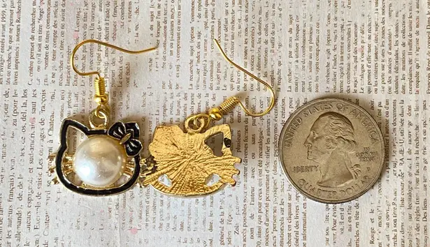 Handmade Y2k kawaii cat dangle earrings 😽