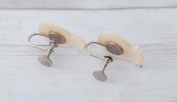 Vintage Screw On Earrings Cream Pineapple with Slight Iridescence