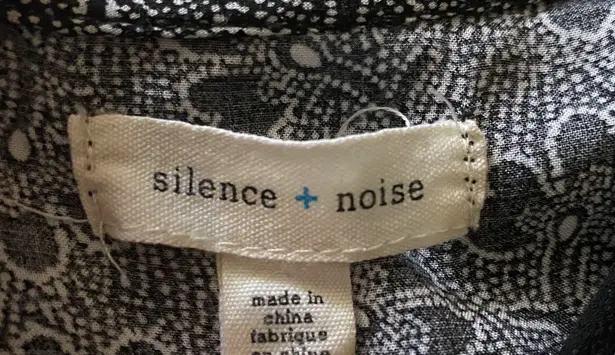 Urban Outfitters -SILENCE + NOISE Adorable black and white fit and glare dress, black tattered gem, short sleeves, back zipper, excellent condition, size small Measurements: Bust: armpit to armpit 16 inches  Length: shoulder seam to bottom 29 inches - Image 11