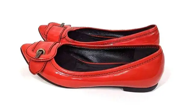 Fendi  Red Leather Point Toe Ballet Flats Buckle Size 35.5 Preowned FLAWS