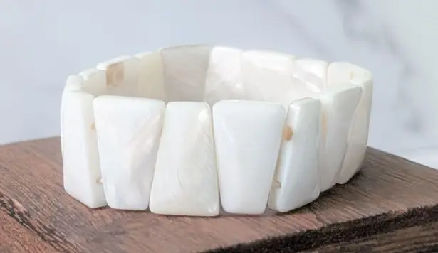 Vintage Stretch Bracelet Shell? Statement Bangle