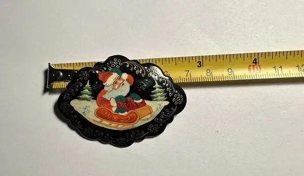 Vintage Hand Painted Wood Santa Sledding In Sled Christmas Holiday Brooch Pin Black