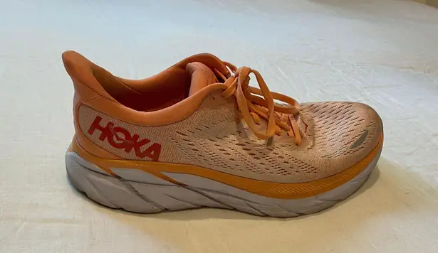 Hoka Clifton 8