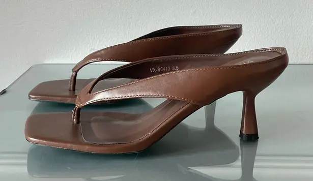 VIUGJNEX Women’s Brown Thong Heels – Size 8.5 – Square Toe Kitten Heel Sandals