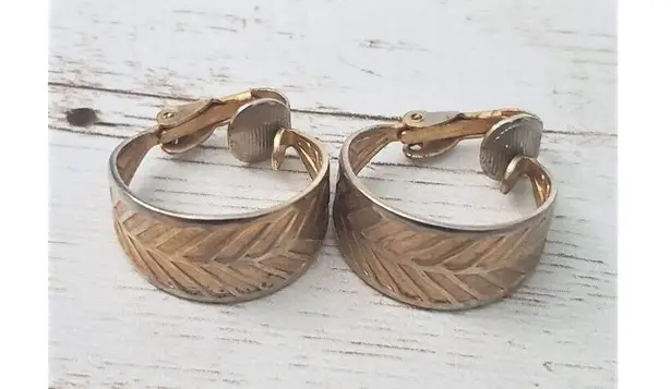 Vintage Clip On Earrings