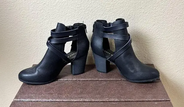 Madden Girl NWOT Black Buckle Block Heel Moto Bootie - 7.5