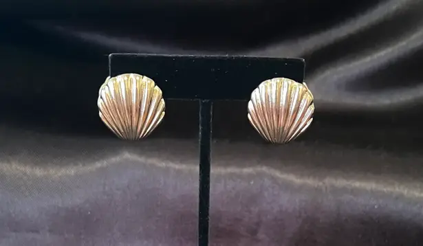 Boutique Gold Seashell Large Stud Earrings