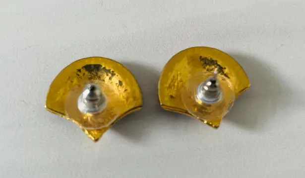 Vintage Seashell/Fan Earrings for Pierced Ears