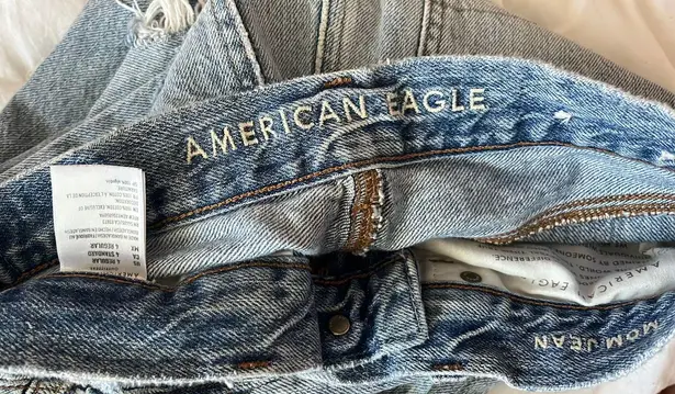 American Eagle Outfitters Moms Jeans