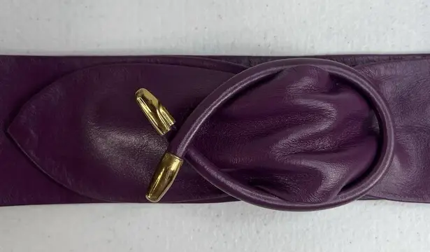 80’s Vintage Small S Sash Leather Wrap Belt Purple Gold Tone Detail Classic 6574