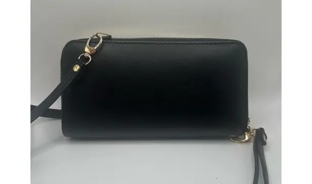 Gloria Vanderbilt Wallet zip around wristlet Black with gold