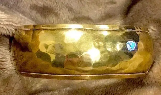 VINTAGE Hammered Brass Bangle Bracelet