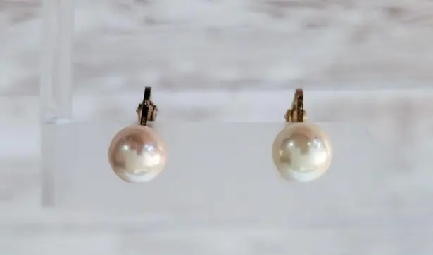 Vintage Clip On Earrings Faux Pearl Mismatched? 3/8"