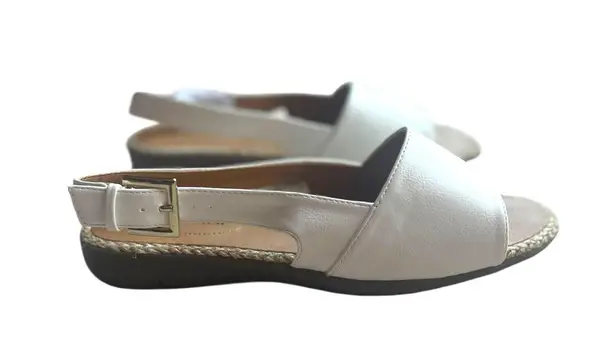 Comfortview NWOT! White Wide Width Adele Sling Sandals