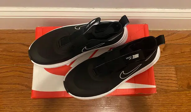 Nike Youth Flex Runner Slip On Running Shoes