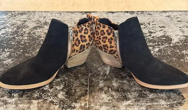 Very Volatile Black/Leopard Suede Ankle Boots Size 7