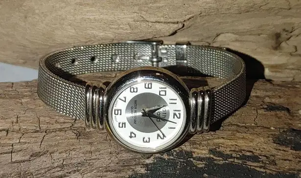 Kathy Ireland Wristwatch Mesh Silver Quartz Water Resistant Japan Movement