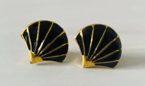 Vintage Seashell/Fan Earrings for Pierced Ears