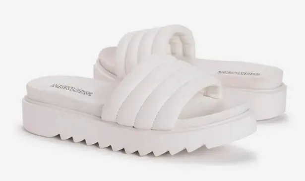 Muklucks NWT - Sun Catcher Sandals.