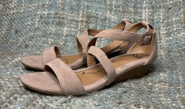 Soft Innis Strappy Wedge Heeled Sandals in Baywater Suede Size undefined