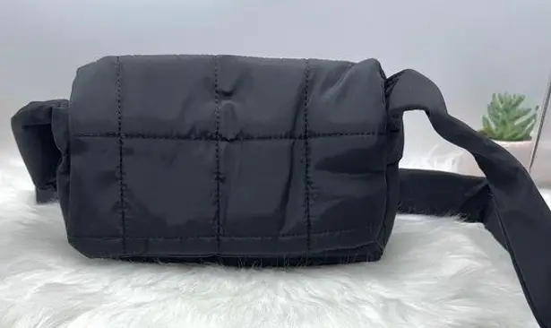 Women’s Black Puffer Shoulder Bag