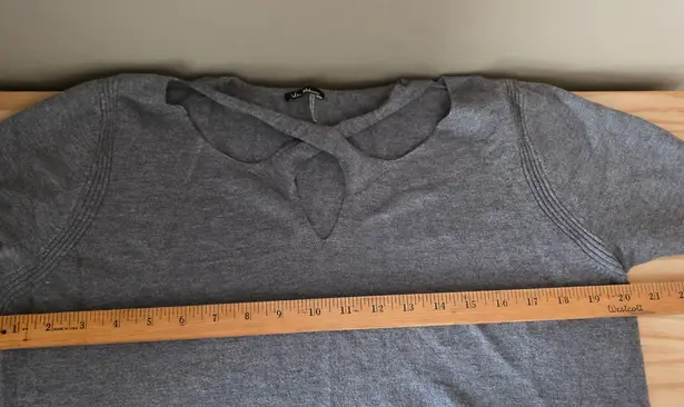 Vila Milano Gray Pullover Sweater Wool Blend Unique Cutout Design Neck Size L?