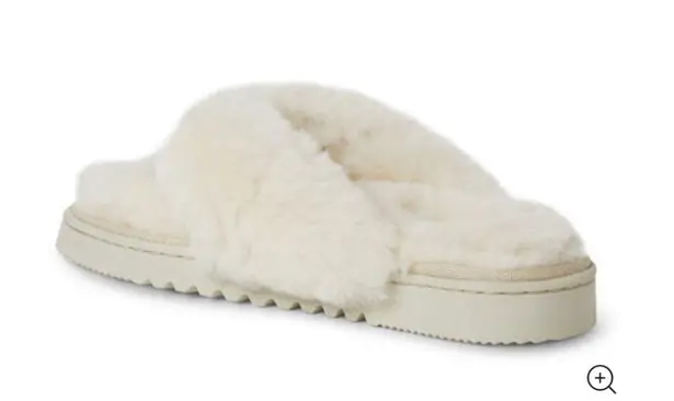 Dearfoams Fireside by Auburn Thong Genuine Shearling Slipper Pink