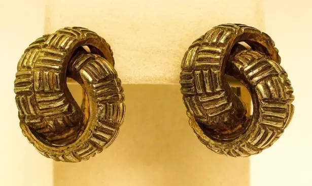 80s Vintage Chunky Gold Tone Twisted Embossed Clip On Earrings Retro Chic Money