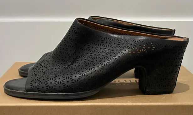 Gentle Souls by Kenneth Cole Leather Mules