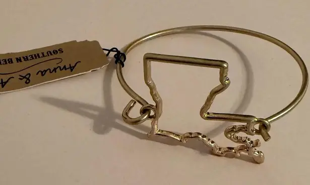 Anna & Ava New Louisiana State Outline Bangle Bracelet Gold One Size NWT LA ULL