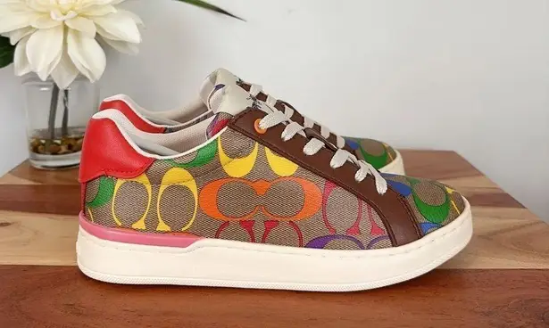 Coach NWT  Clip Low Top Sneaker In Rainbow Signature Canvas size US5/EU 35.5