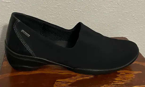 Ecco NWOB Women’s Rise Gore-Tex Black Slip on Shoes Size 35F US size 4/4.5