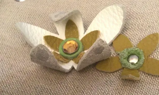 NWT. Castellari linen purse with leather trim