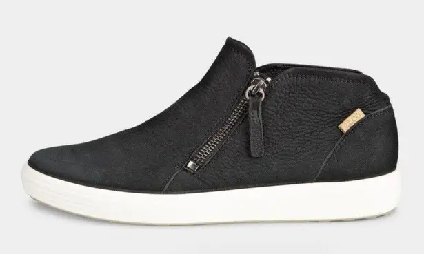 Ecco Women's Soft 7 Zip Bootie size 4 4 1/2 nubuck leather black Suede