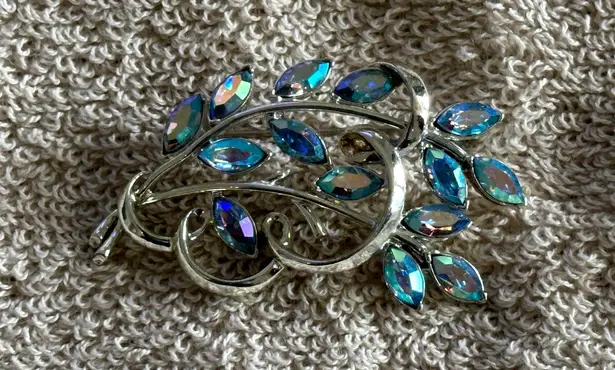 Coro Gorgeous Vintage Blue Aurora Borealis Rhinestone Floral Spray Brooch