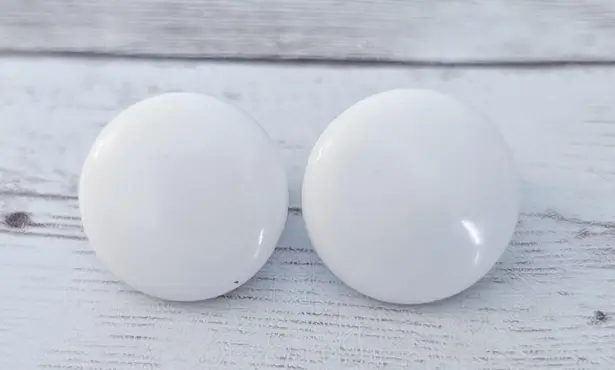 Vintage Clip On Earrings Retro Earrings White