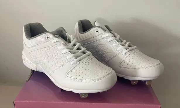 DICK'S Sporting Goods Rip-It Diamond Women’s White Softball Spikes Size 9 Brand New