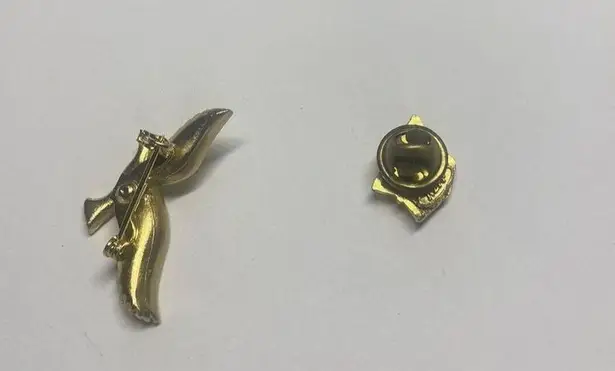 Dove Lot Of 2 Pretty Costume Brooch / Pin Gold Tone - Cardinal / Bird