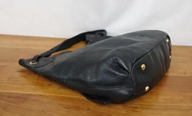 B Makowsky Black Leather Tote Style Shoulder Purse