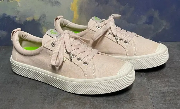 Cariuma Light Pink Canvas OCA Low Cut Women's Sneakers Size 10