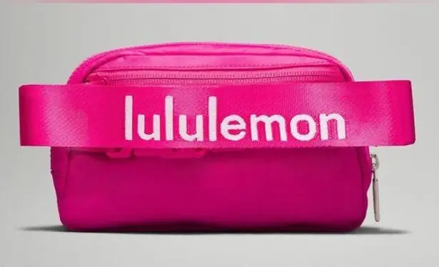 Lululemon NEW & IMPROVED SONIC PINK  Everywhere Belt Bag White Wordmark