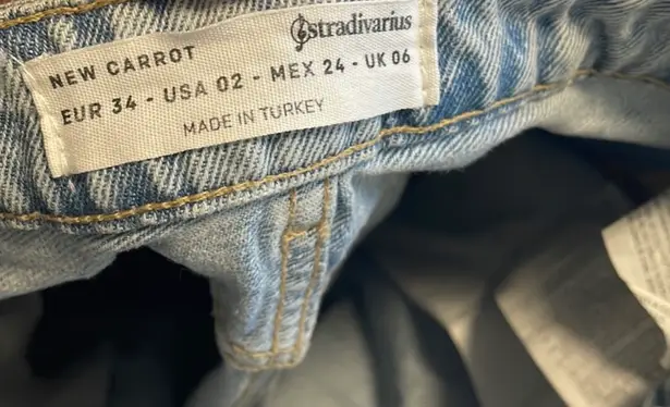 Stradivarius High Waist Mom Jeans