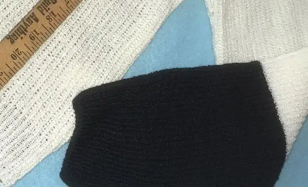 MINE knit color block long sleeve light weight key hole tie back sweater size M Size M