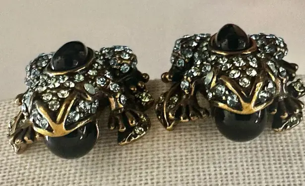 Heidi Daus Leaping Frog Clip